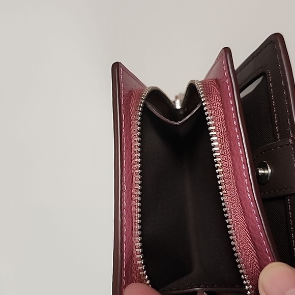 Coach Snap Wallet - Picture 7 of 7